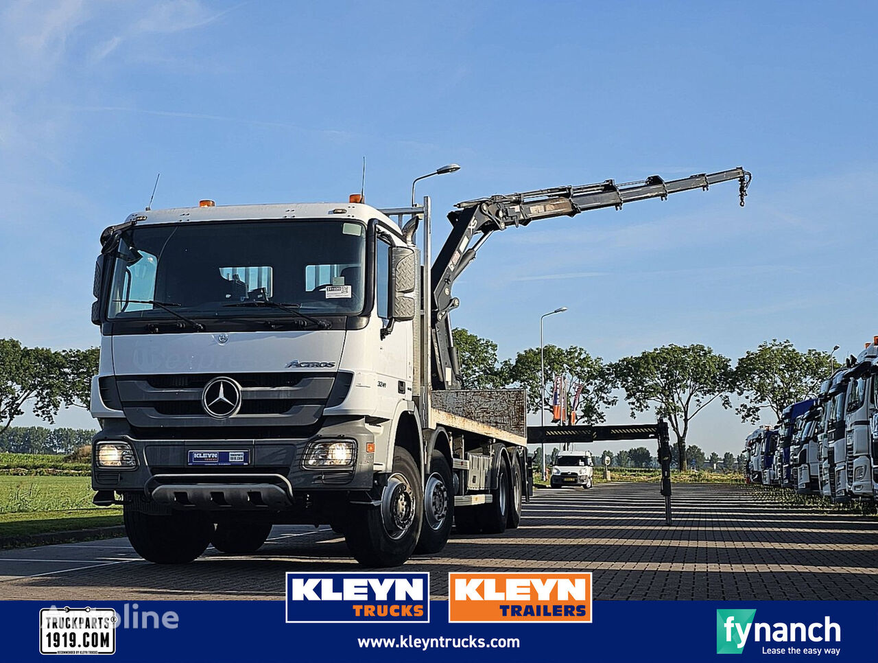 camião plataforma Mercedes-Benz ACTROS 3241 hiab 244-5 hipro