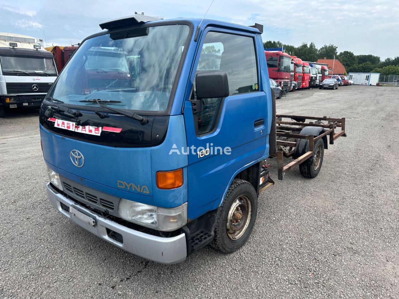 camion plate-forme Toyota Dyna 100