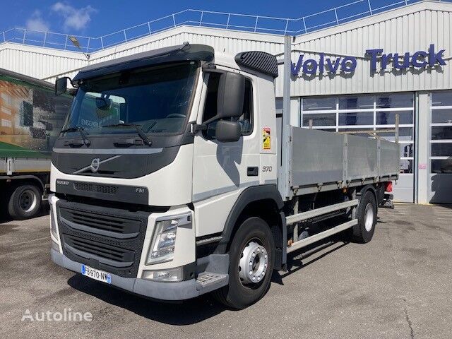 camion plate-forme Volvo FM