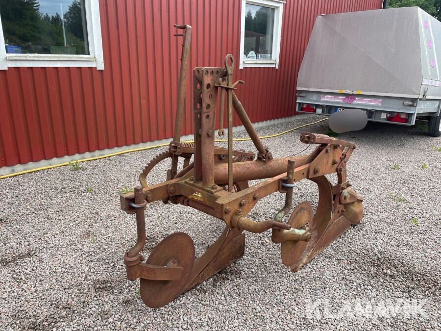 Kverneland 14" plough