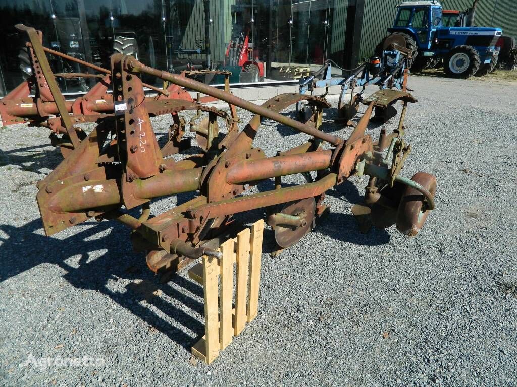 Kverneland 3k plough