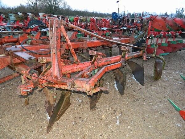 Kverneland 4 plough