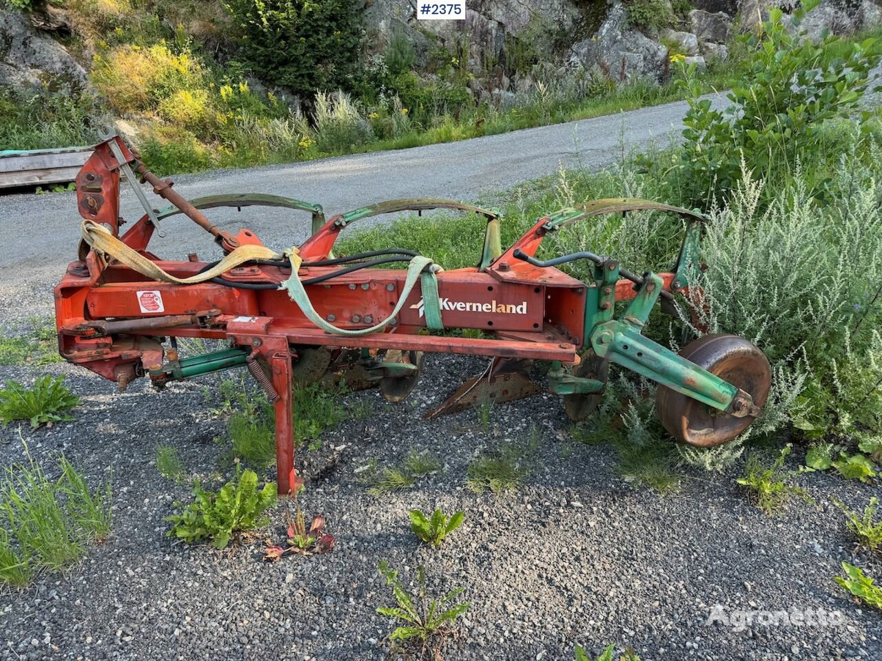 Kverneland AD 85-8 plough