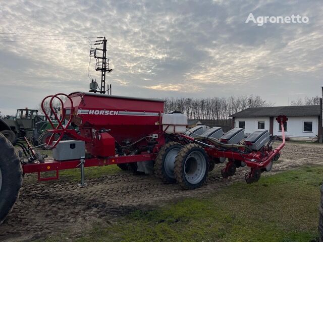 Horsch Maestro 8 CC pneumatic precision seed drill