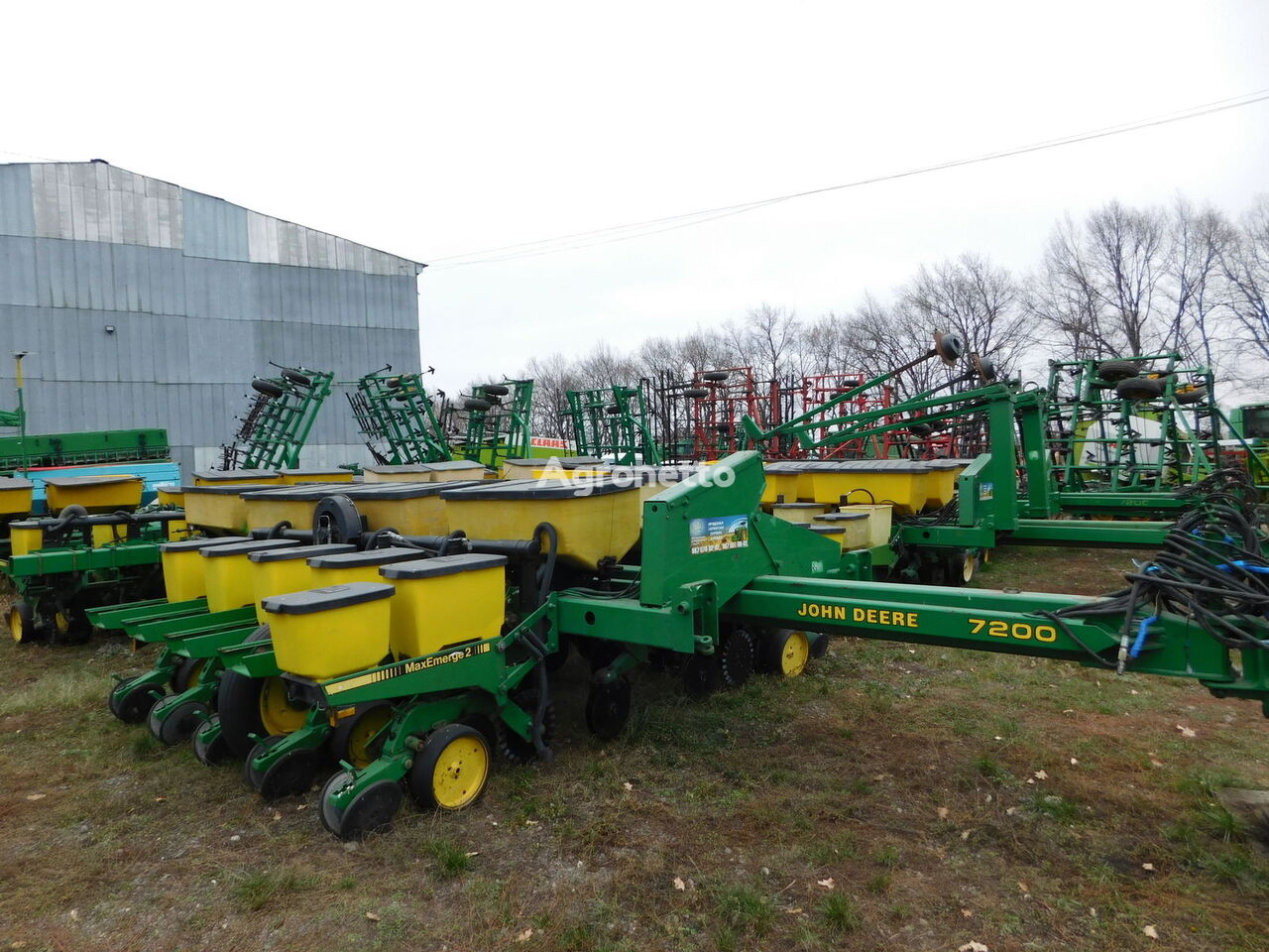 John Deere 7200 16ryadov vakuumnaya pneumatic precision seed drill