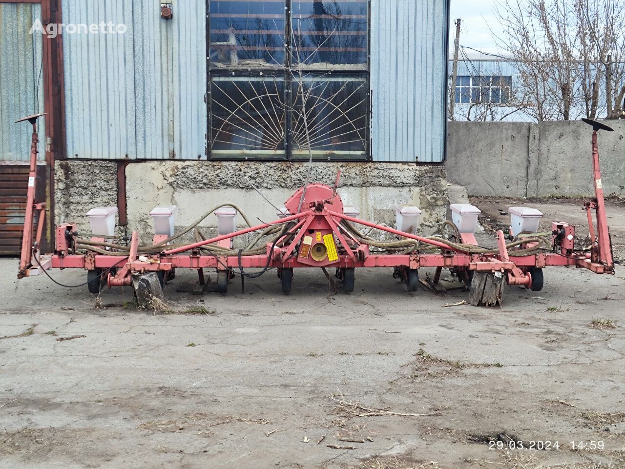 Kverneland Optima pneumatic precision seed drill