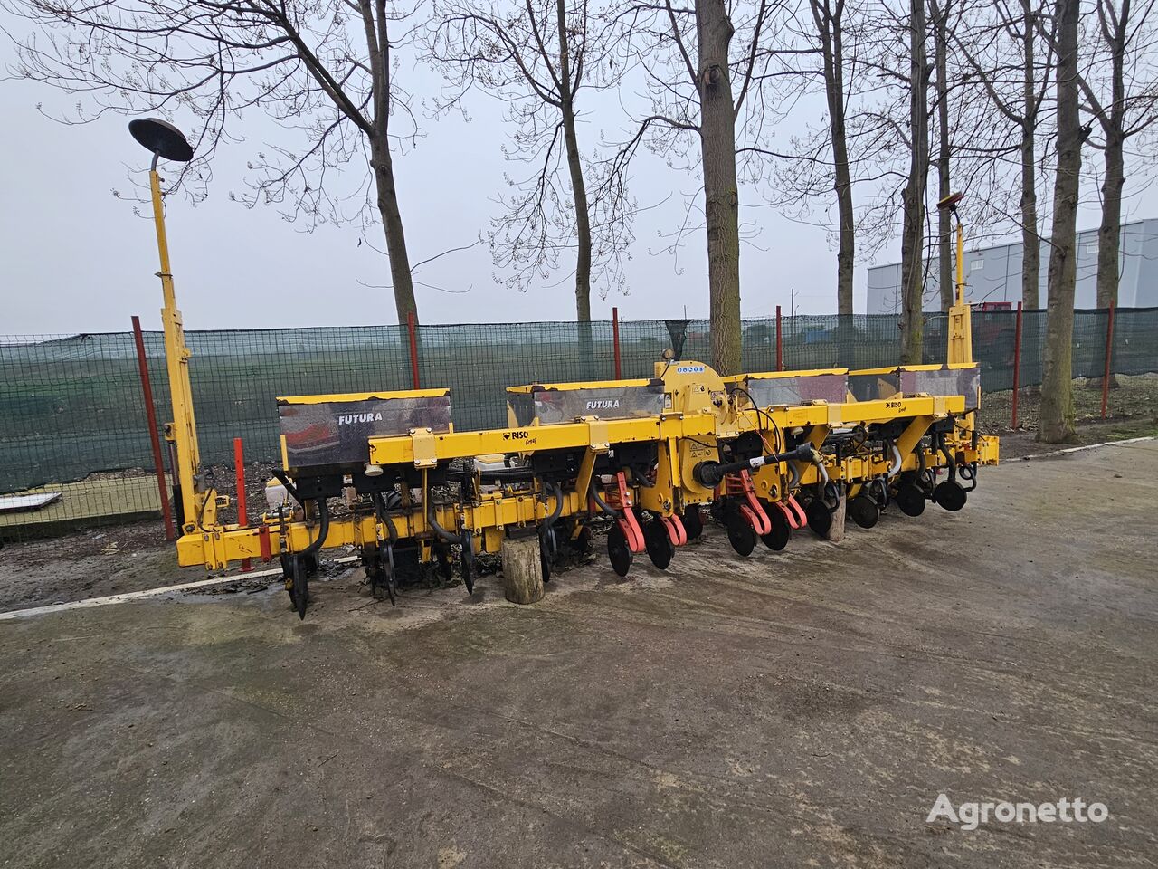 Mascar Futura pneumatic precision seed drill