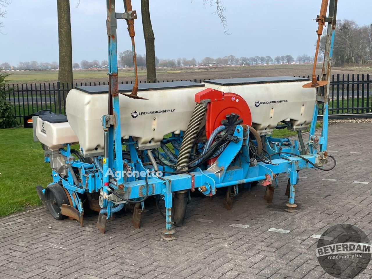 Semoir de précision pneumatique Monosem NG 6 Plus à vendre | Agronetto BE Semoir de précision pneumatique Monosem NG 6 Plus - Agronetto