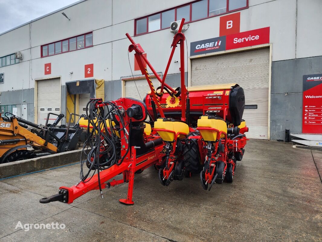 Väderstad Tempo F8 pneumatic precision seed drill