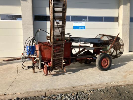 Samro Spezial potato harvester