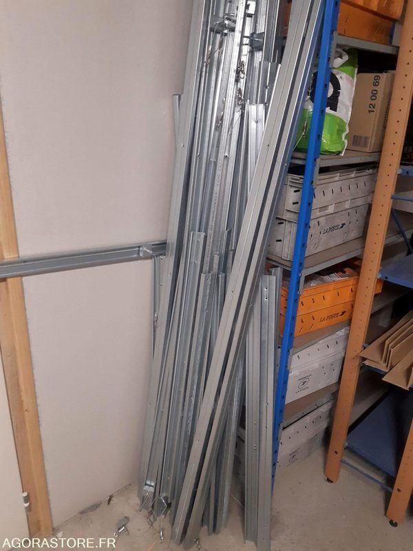 1 LOTE DE 40 A 50 TRILHOS DE ALUMÍNIO COM MOSQUETÕES, ESTADO NOVO | Machineryline PT 1 LOTE DE 40 A 50 TRILHOS DE ALUMÍNIO COM MOSQUETÕES, ESTADO NOVO - Machineryline