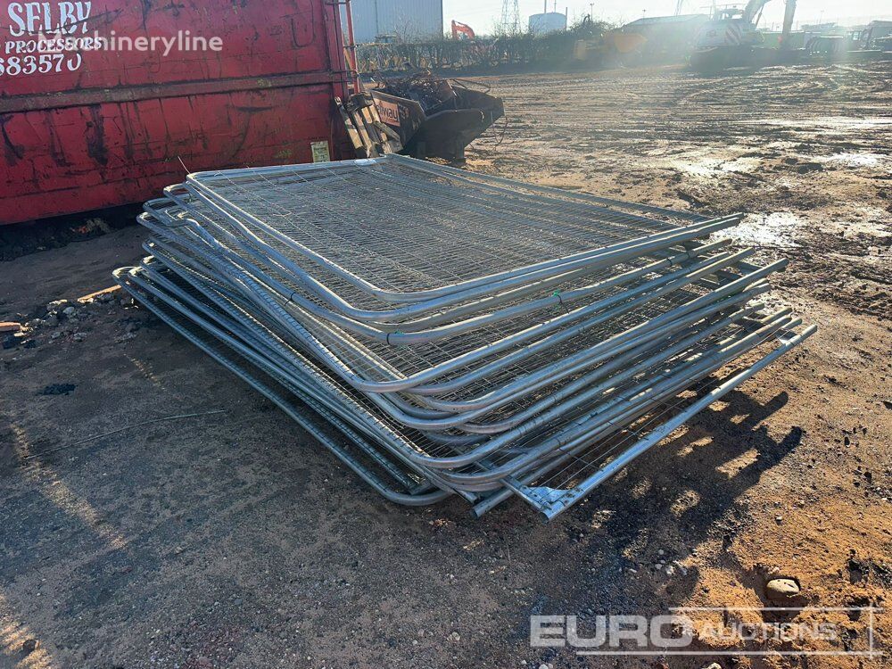 Bundle of Heras Fencing