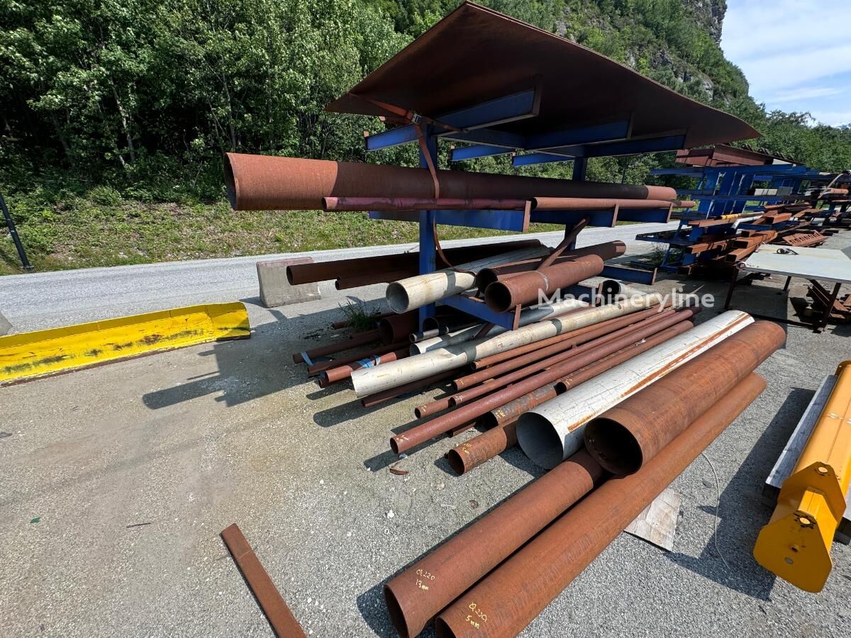 Tubes en acier divers - Surplus de matériaux Différentes longueurs et dimensions - Machineryline