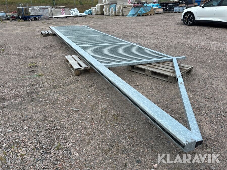 Halsang Elektrisk skjutgrind Halsang 11x2.3m metal structure - Machineryline