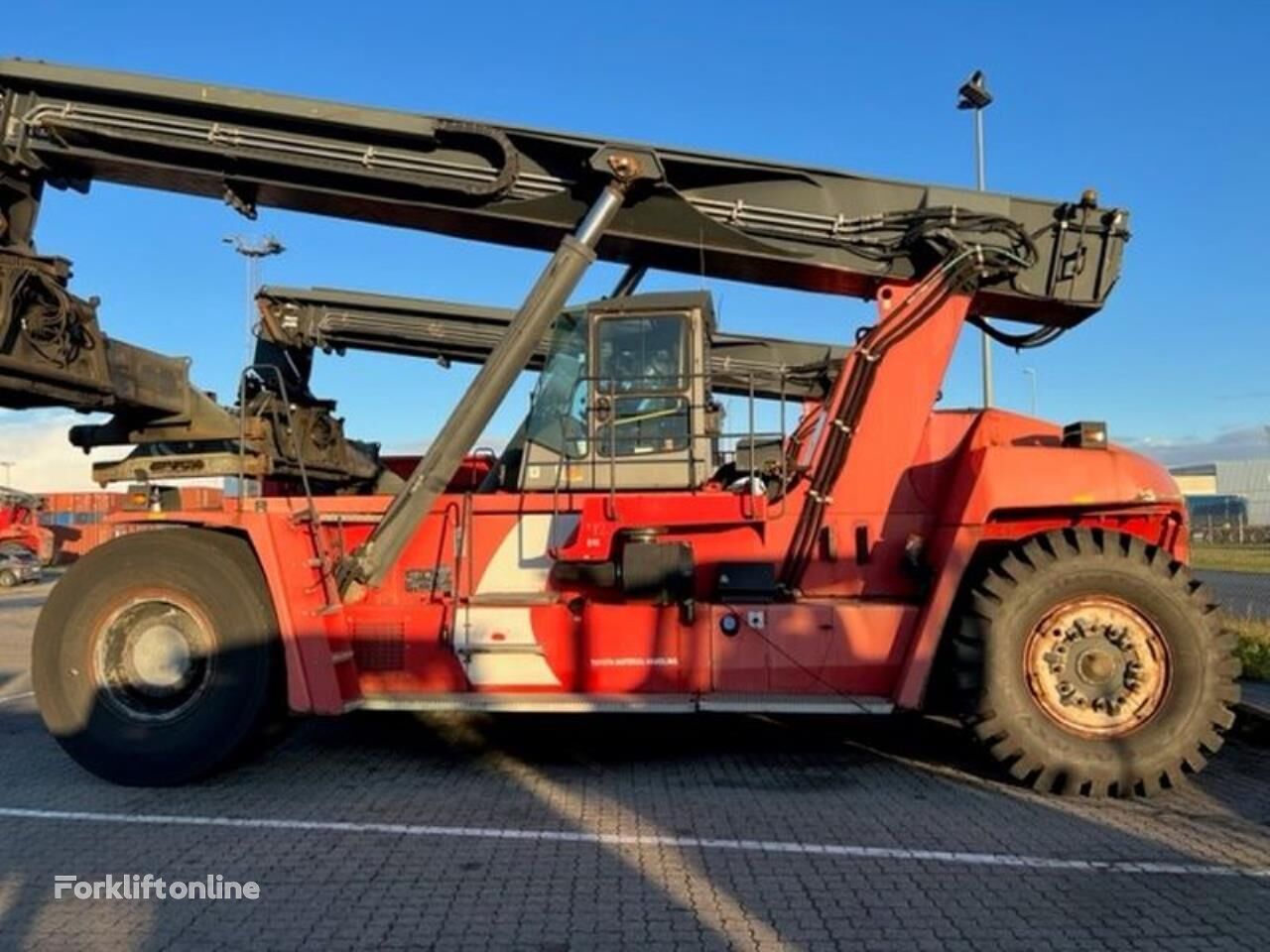 Kalmar DRF450-65S6X reach stacker