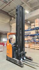 BT RRE200 Reach truck carretilla retráctil