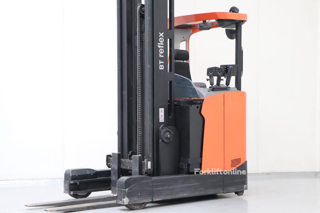 BT RRE250HE reach truck