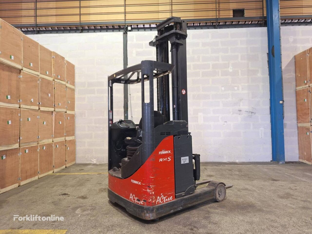 Fenwick R14S reach truck