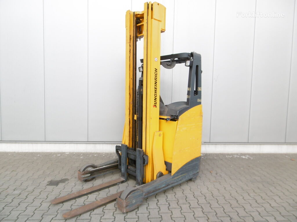 Jungheinrich ETV 214-680DZ reach truck