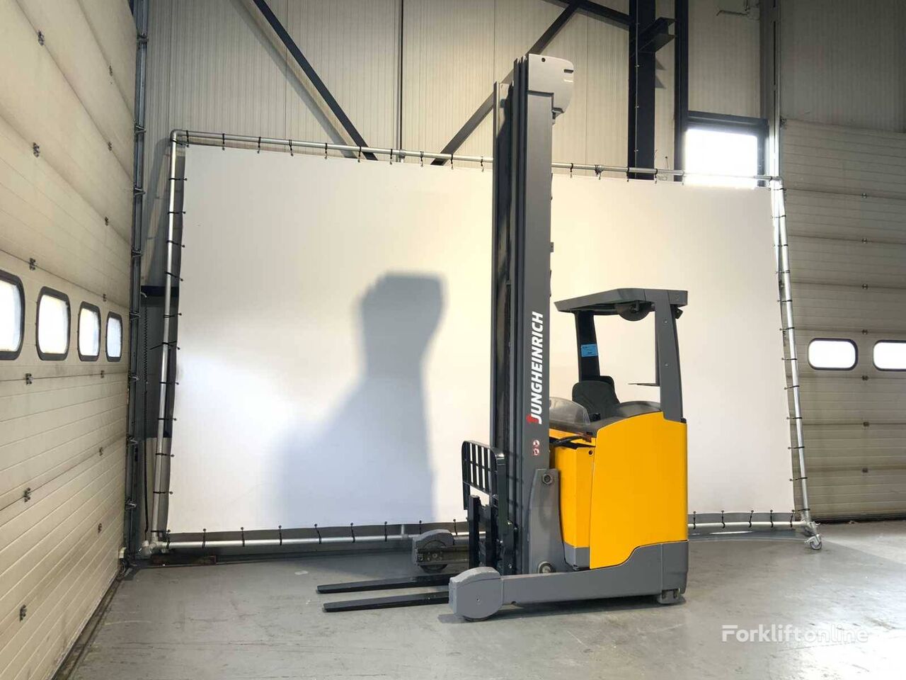 Jungheinrich ETV 216 reach truck