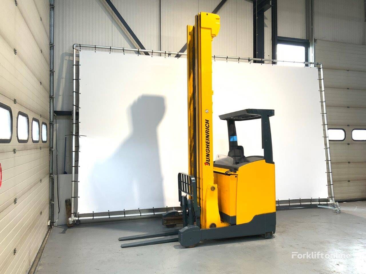 Jungheinrich ETV 216 reach truck