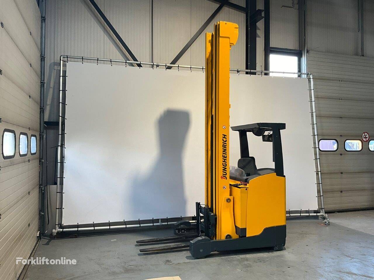 Jungheinrich ETV 216 reach truck