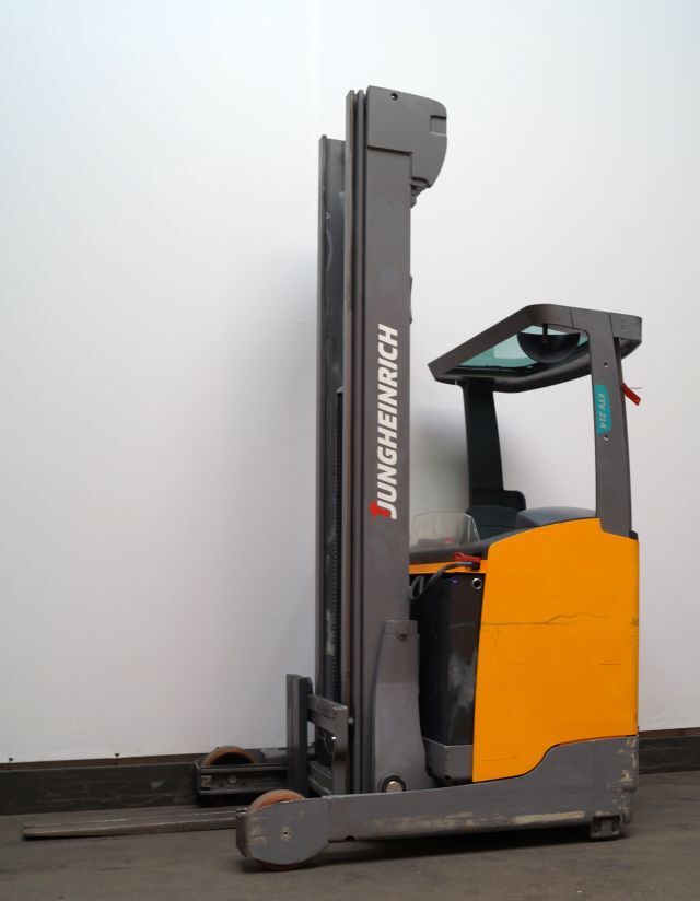 Jungheinrich ETV214 reach truck