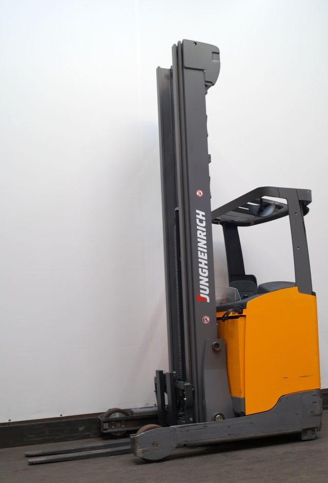 Jungheinrich ETV216 reach truck