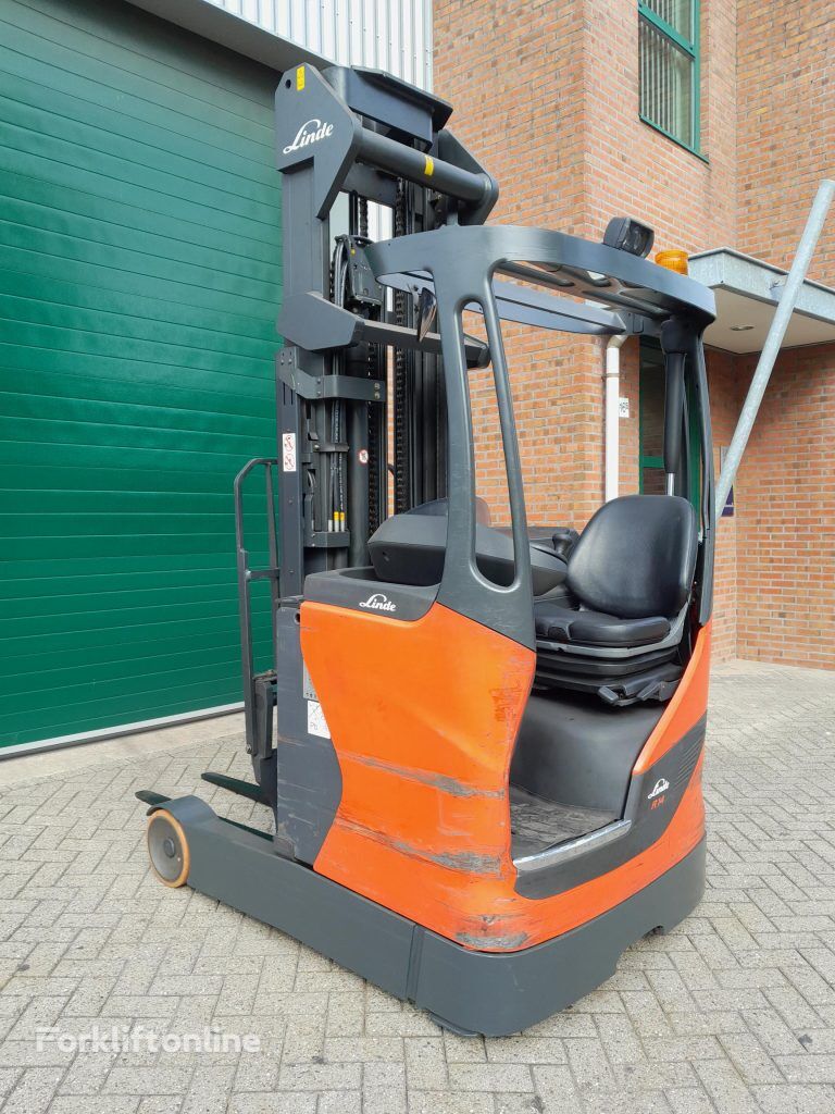 Linde reach truck