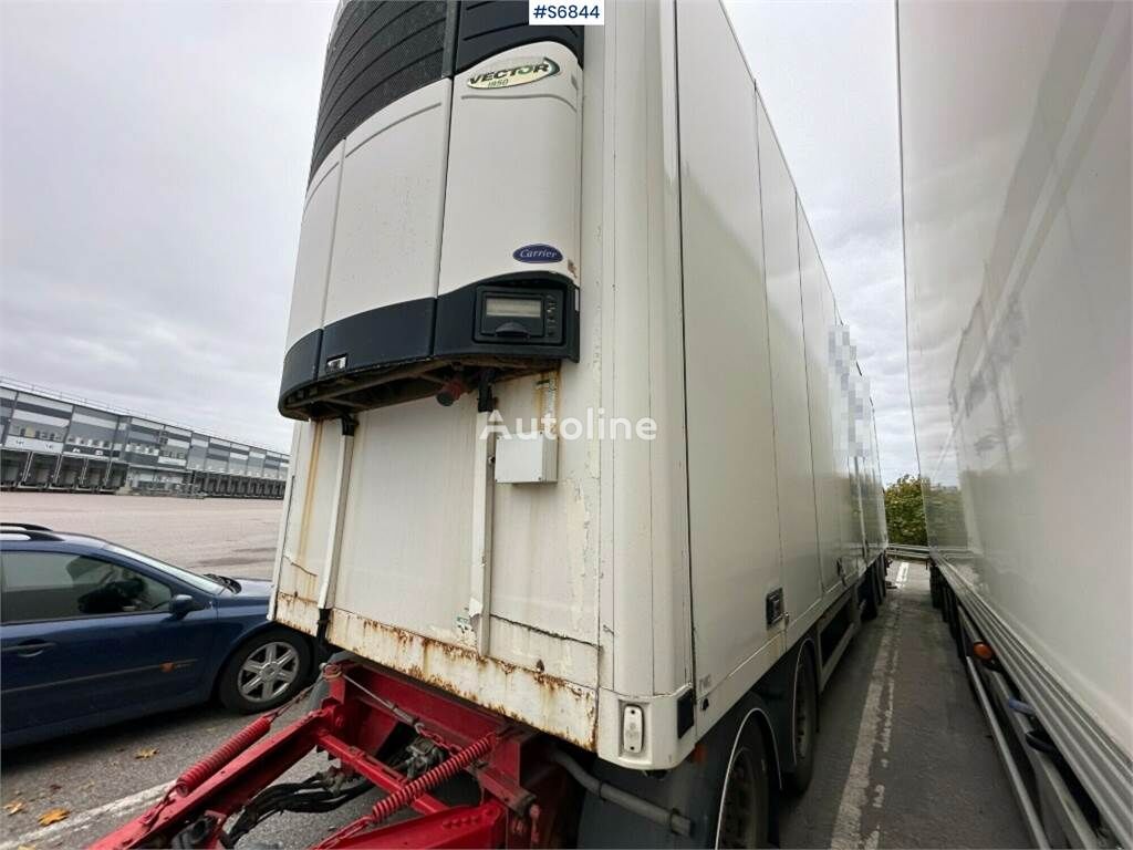 العربات نصف المقطورة شاحنة التبريد Ekeri L/L-5 refrigerated trailer with openable side & re
