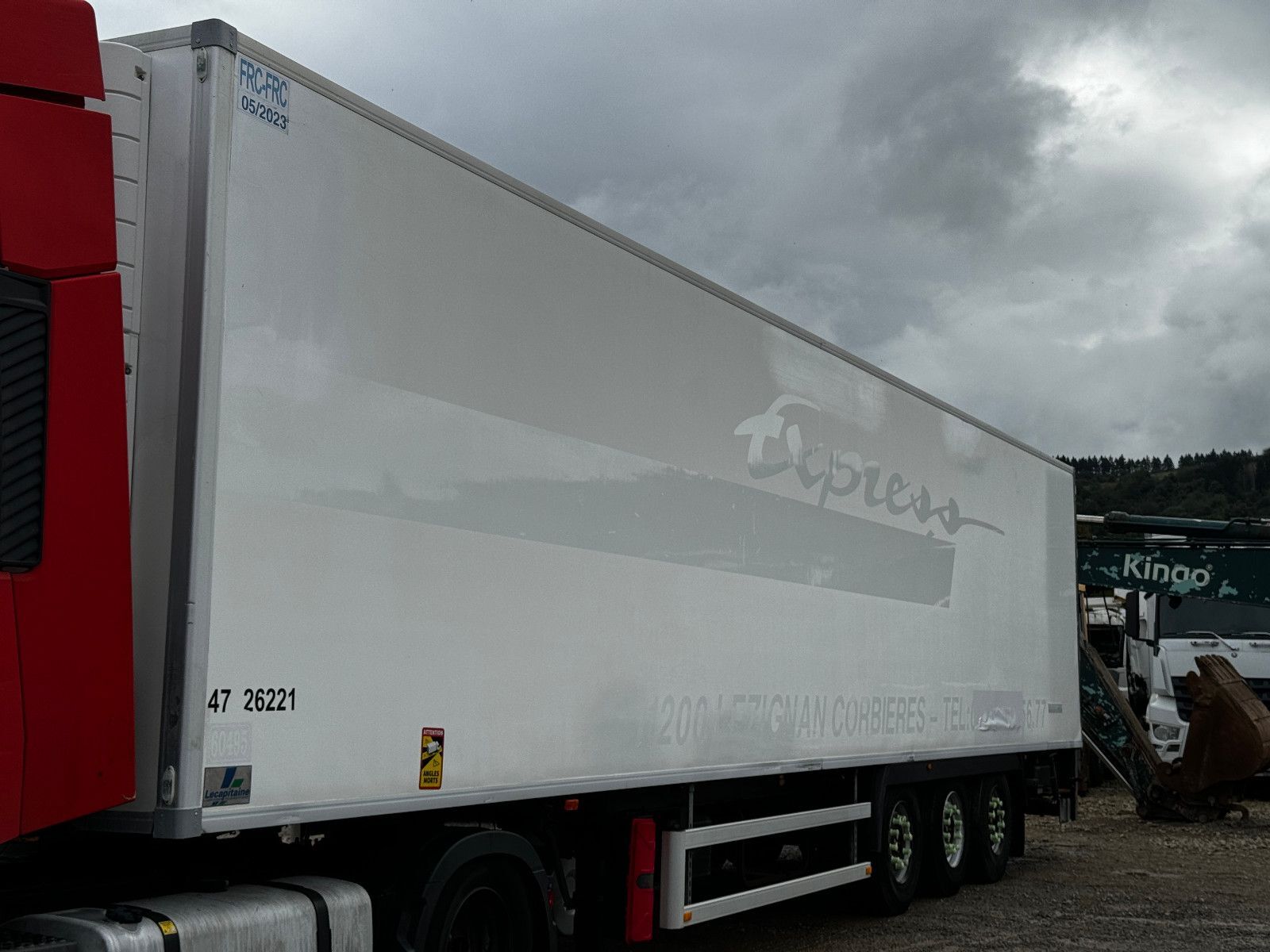 Fruehauf FST 4 FC  refrigerated semi-trailer