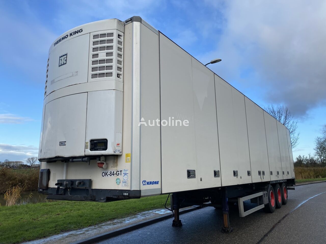 Krone SF 24 refrigerated semi-trailer