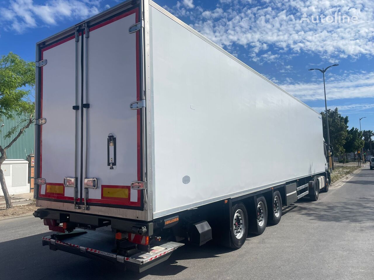 полуприцеп рефрижератор LeciTrailer THERMO KING SLX300