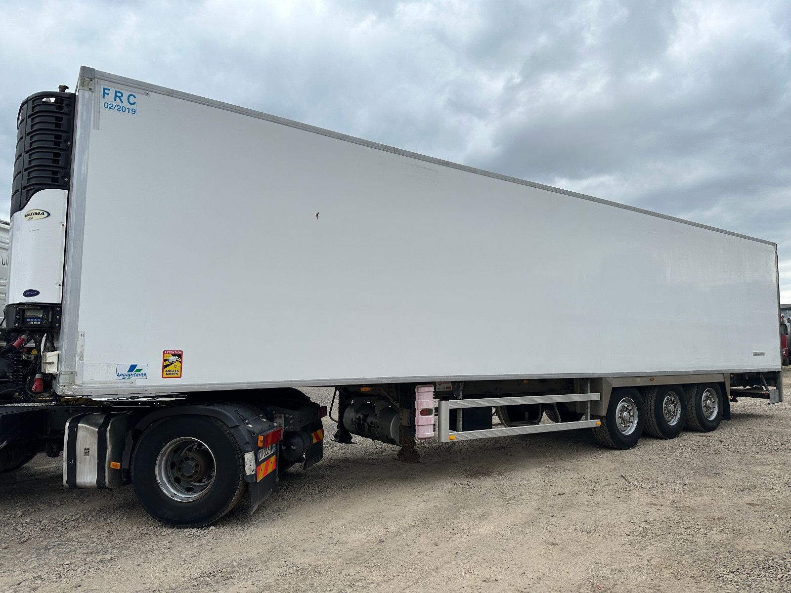 Samro refrigerated semi-trailer