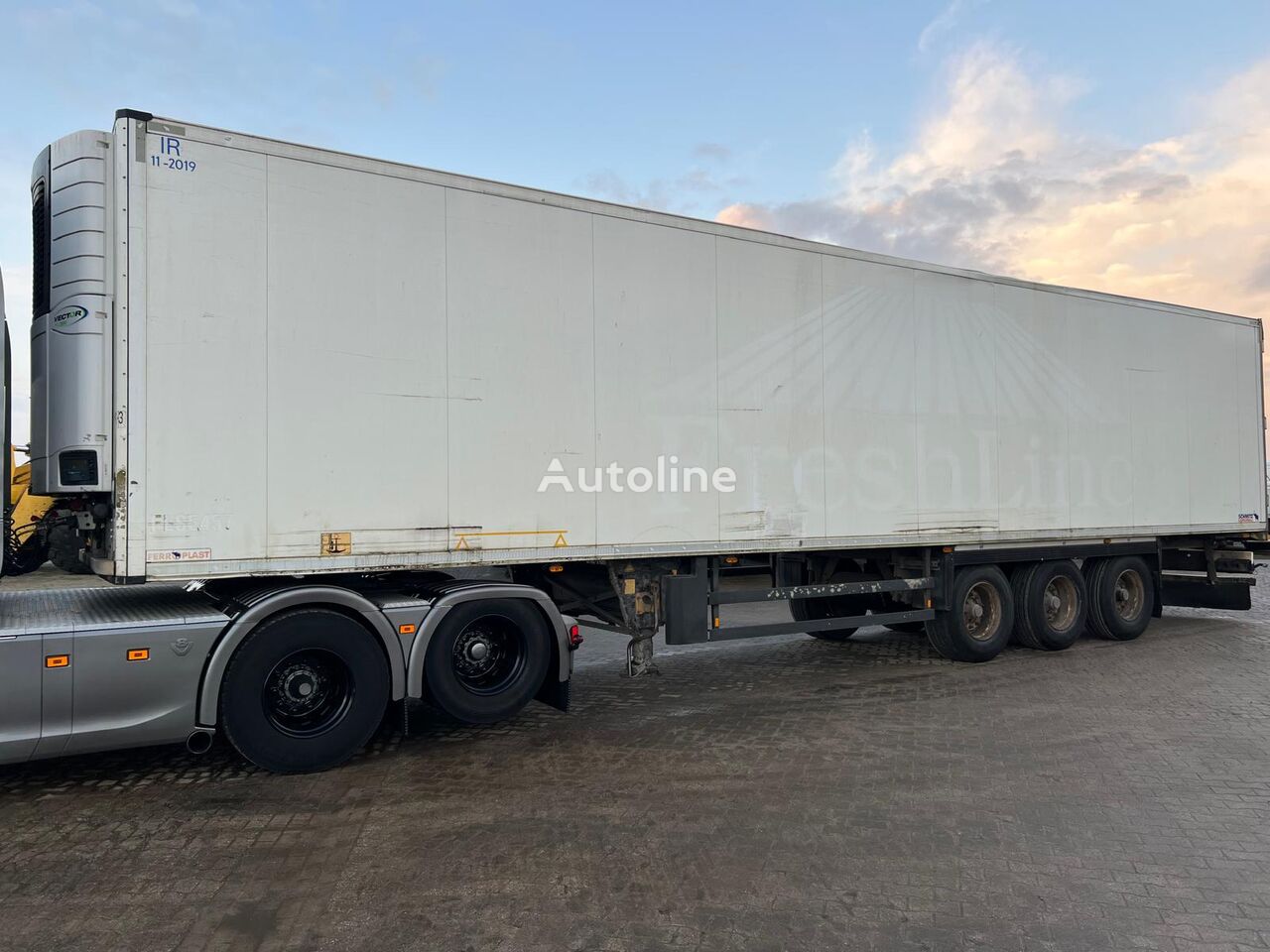 Schmitz Cargobull Carrier VECTOR 1550 refrigerated semi-trailer