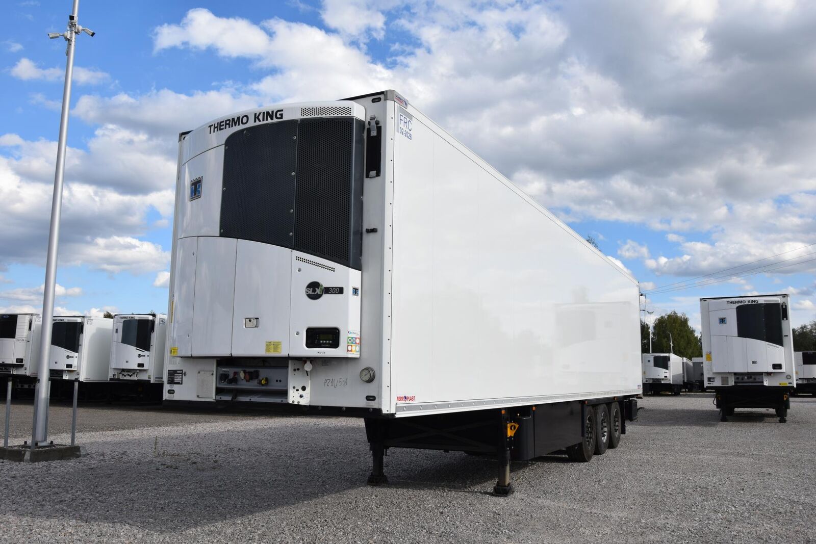 Schmitz Cargobull FP 60 ThermoKing SLXi 300 refrigerated semi-trailer