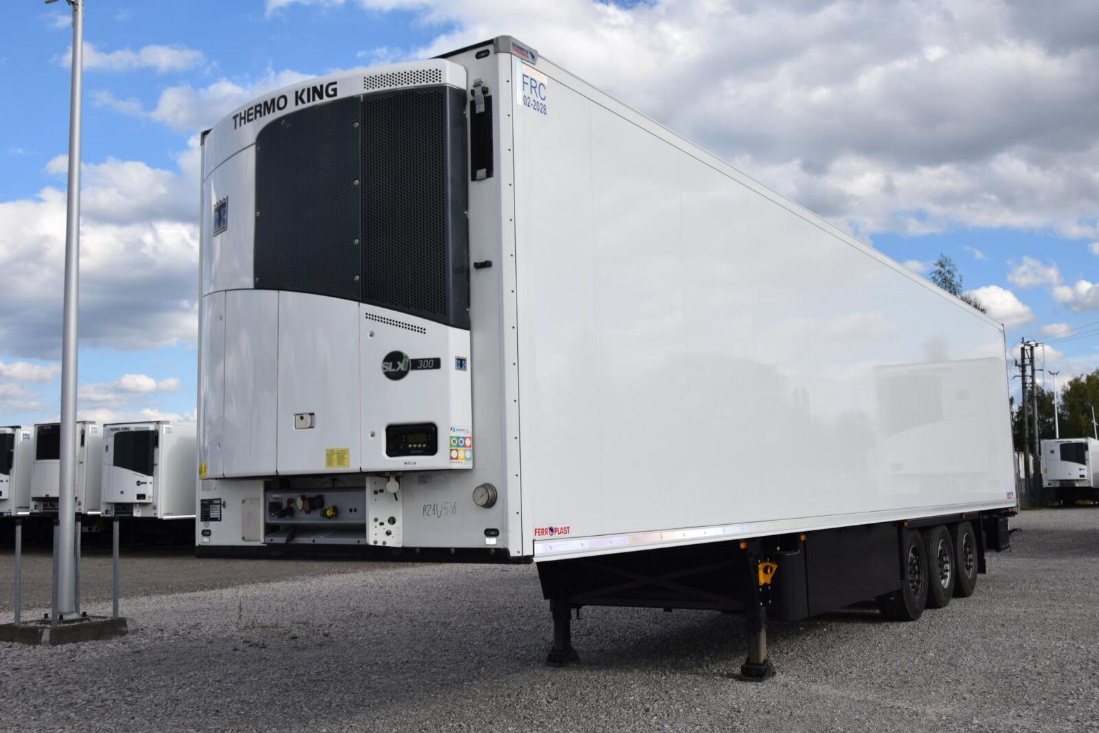 Schmitz Cargobull FP 60 ThermoKing SLXi 300 refrigerated semi-trailer