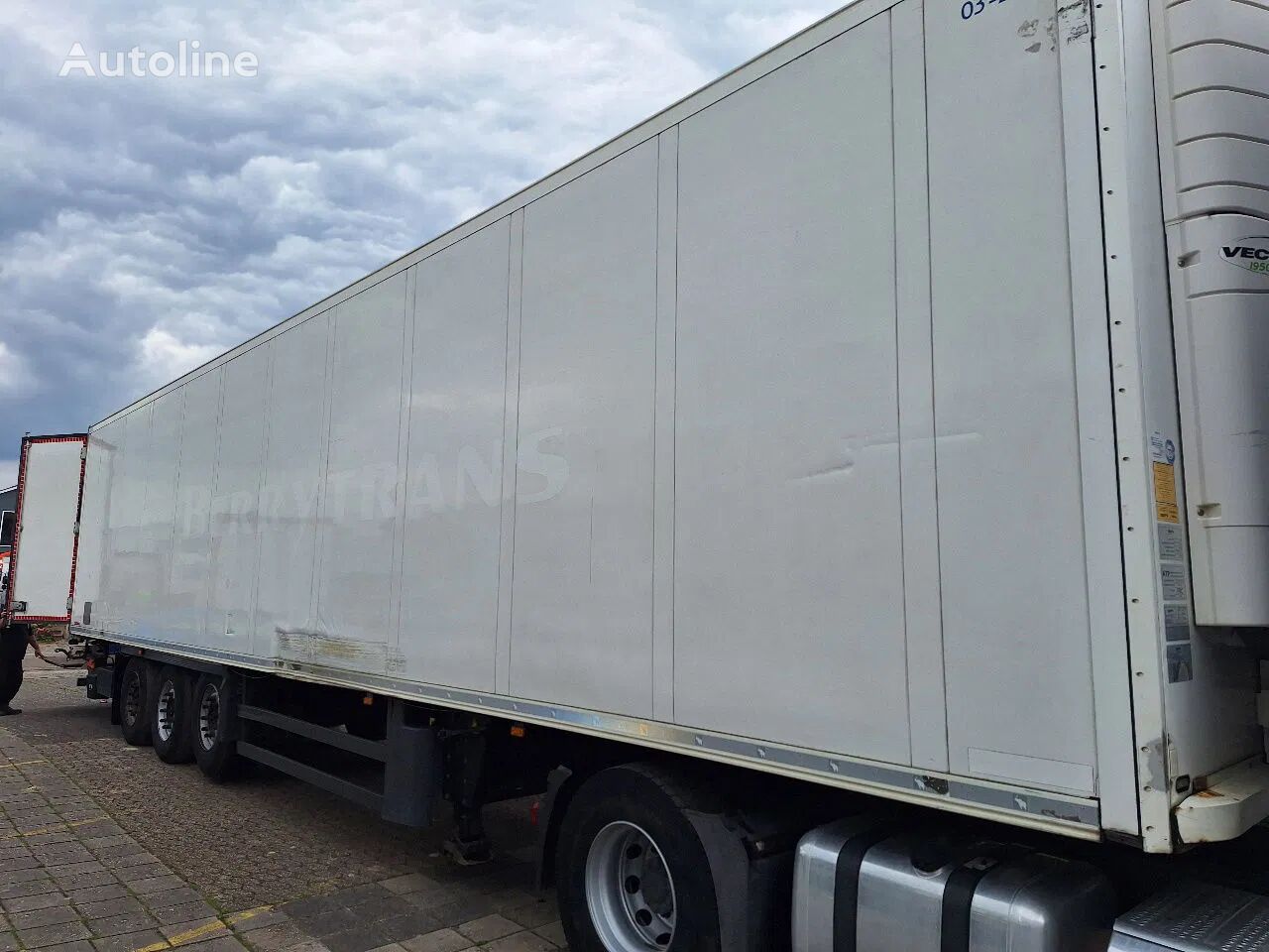 Schmitz Cargobull SCB*S3B refrigerated semi-trailer