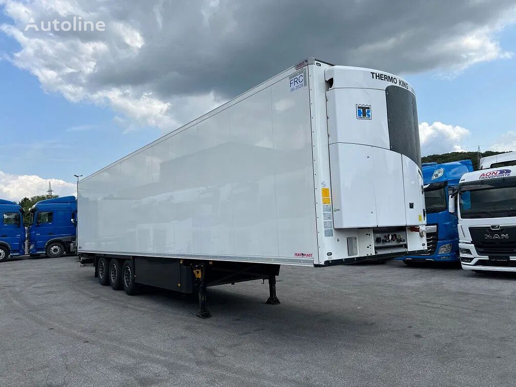 Schmitz Cargobull SCB*S3B, ThermoKing SLXI 300 , FP60, 86m³ refrigerated semi-trailer