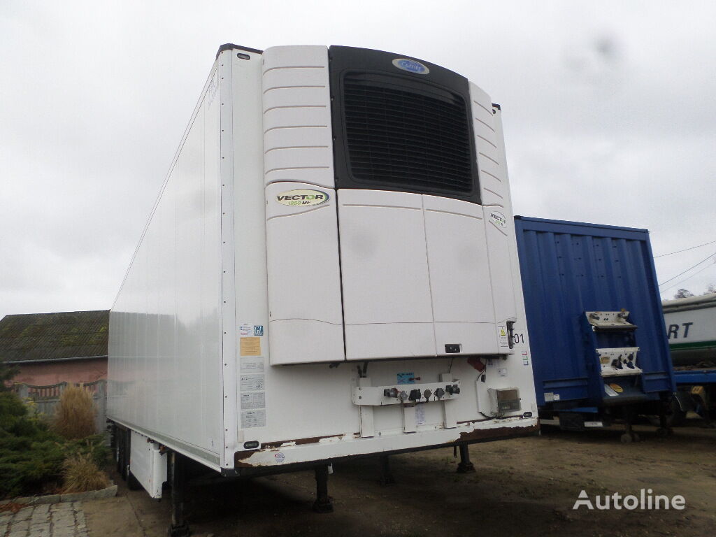 Schmitz Cargobull SKO 24 refrigerated semi-trailer