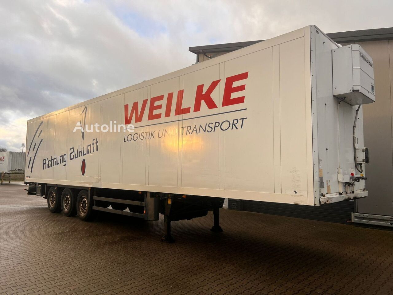 Schmitz Cargobull SKO 24 refrigerated semi-trailer