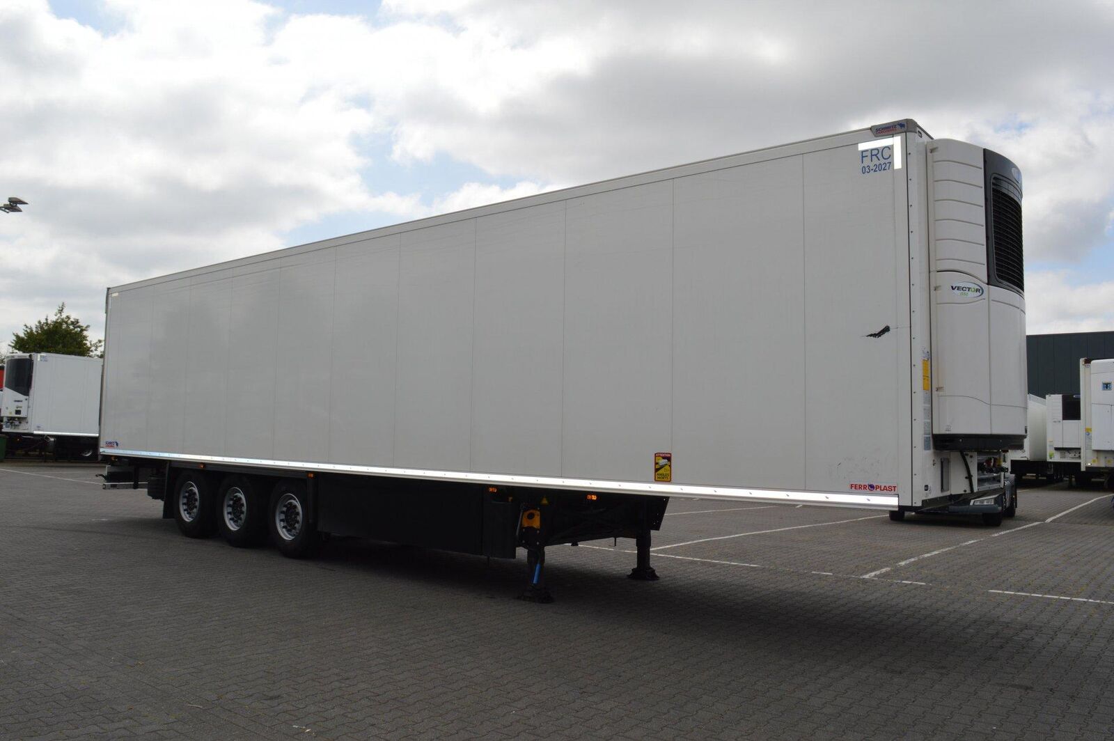 Schmitz Cargobull SKO 24/L - FP 60 Carrier Vector 1550 refrigerated semi-trailer