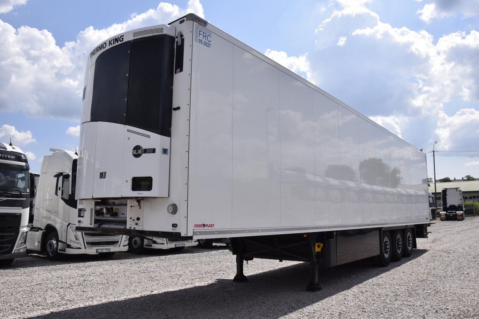 Schmitz Cargobull SKO 24/L - FP 60 ThermoKing SLXi300 refrigerated semi-trailer