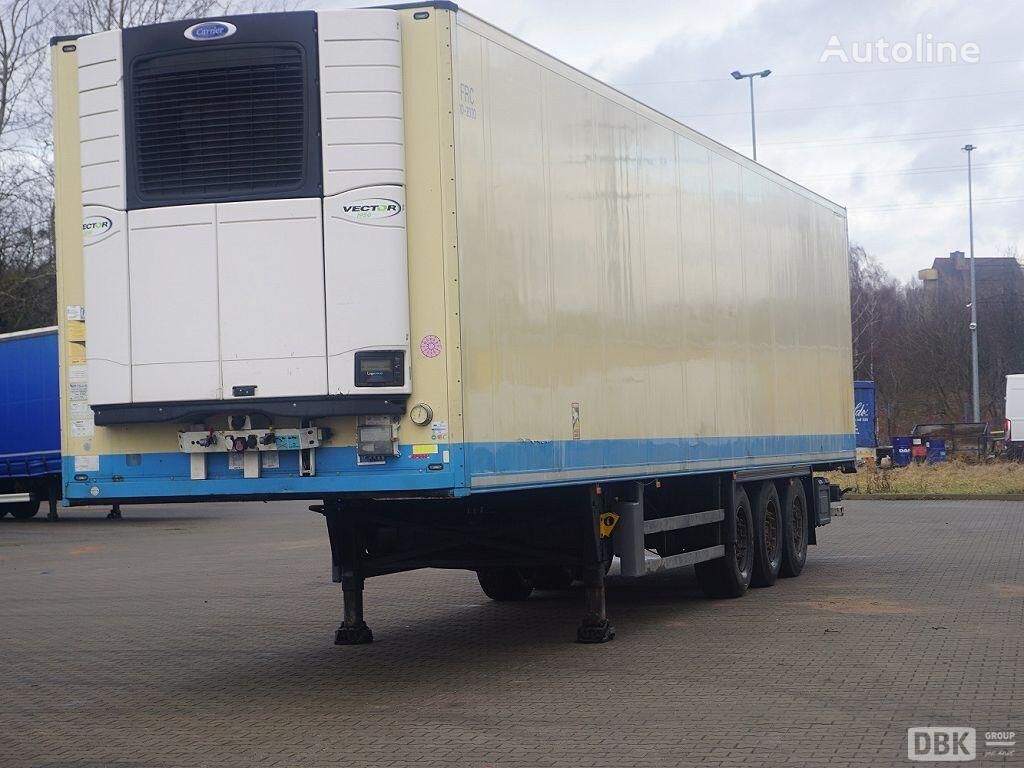 Schmitz Cargobull SKO24 refrigerated semi-trailer