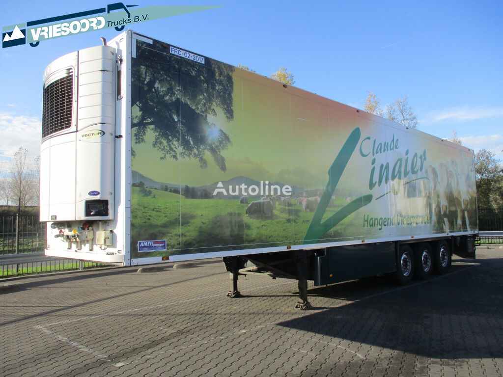 Schmitz Cargobull Sko 24. With meatrails refrigerated semi-trailer