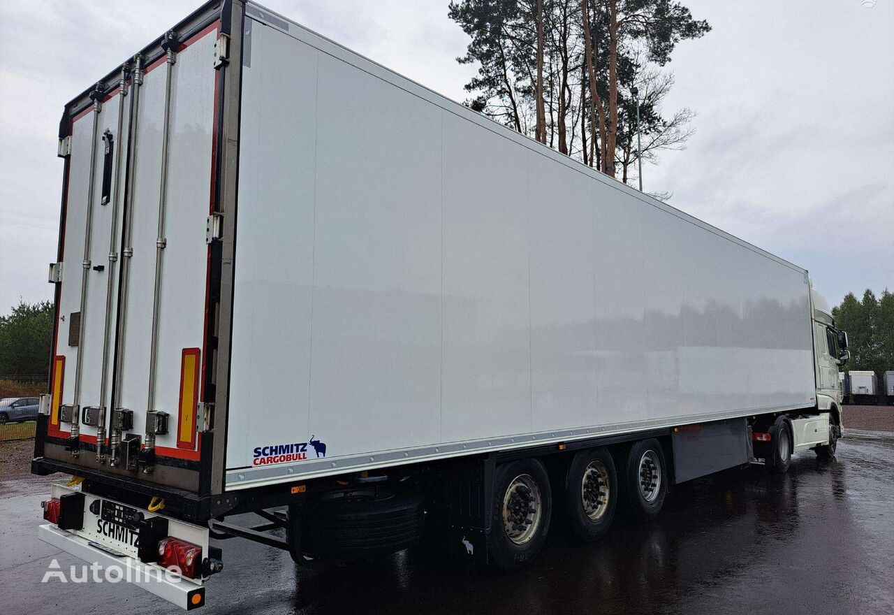 Schmitz SCB FP60 refrigerated semi-trailer