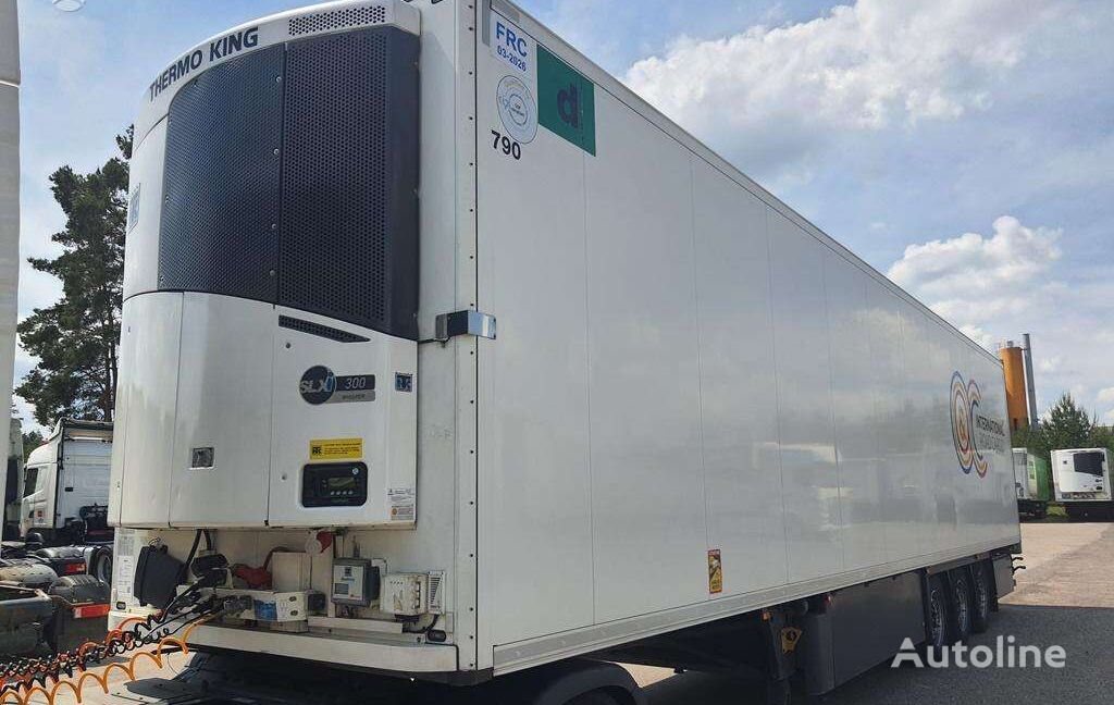 Schmitz SKO 24 refrigerated semi-trailer