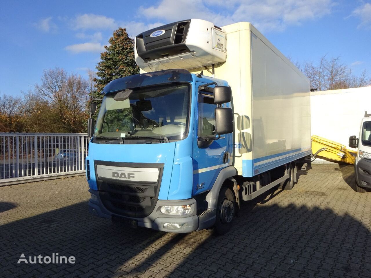 DAF 220 FA Refrigerated Carrier Supra 750 + Tail Lift refrigerated truck