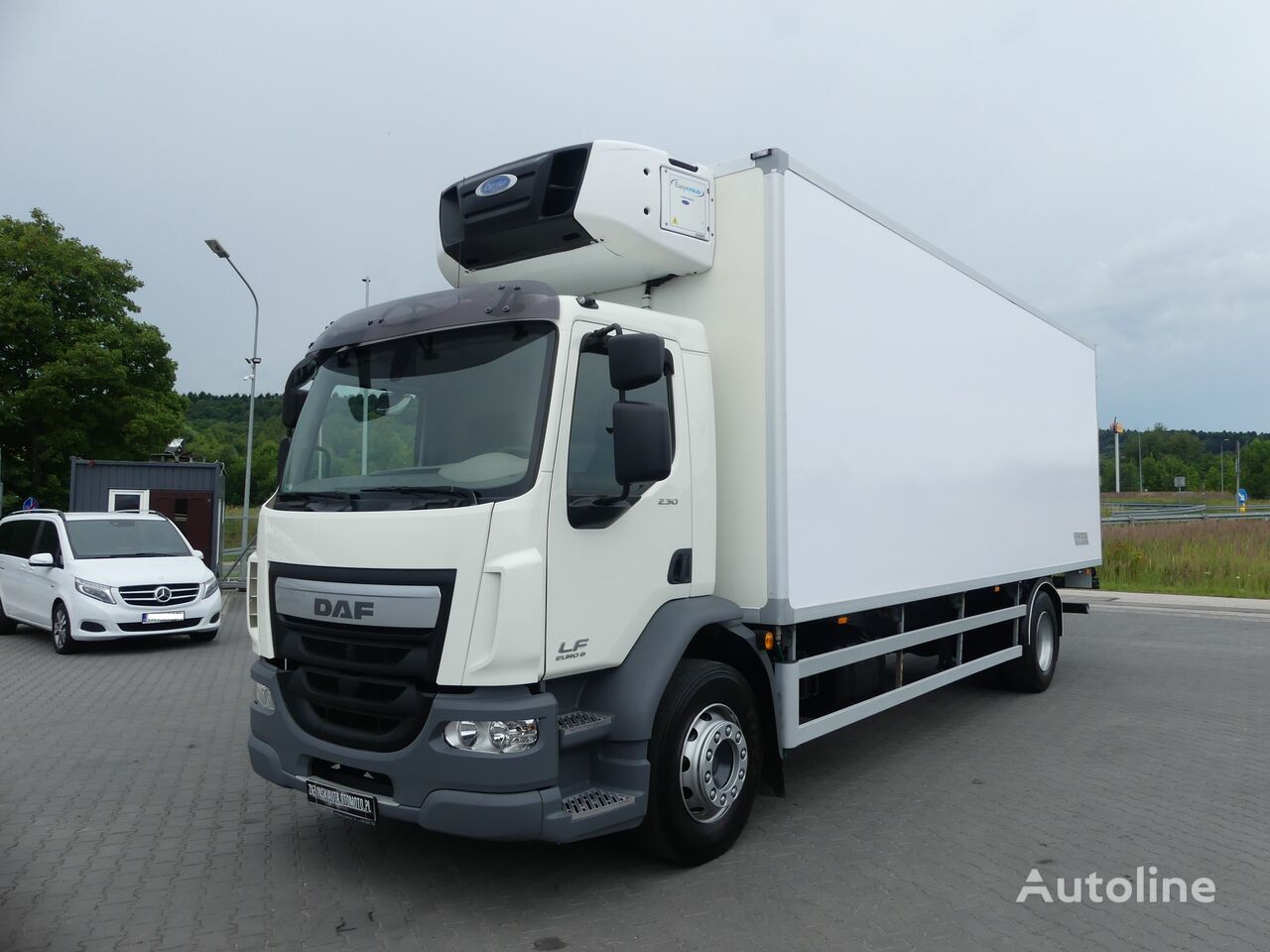 DAF  LF 18.230 CHŁODNIA + WINDA / kravas automašīna refrižerators