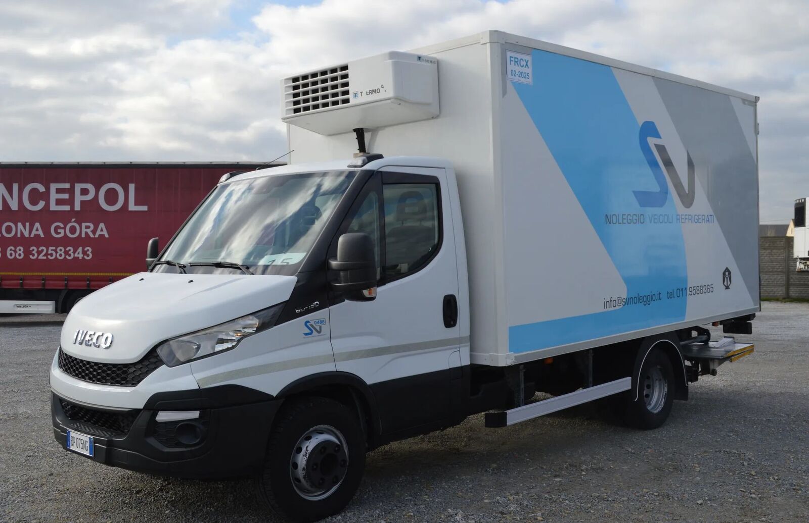 IVECO DAILY 60C15 REFRIGERATOR + SIDE AND REAR DOORS, LIFT FOLDED UNDE refrigerated truck